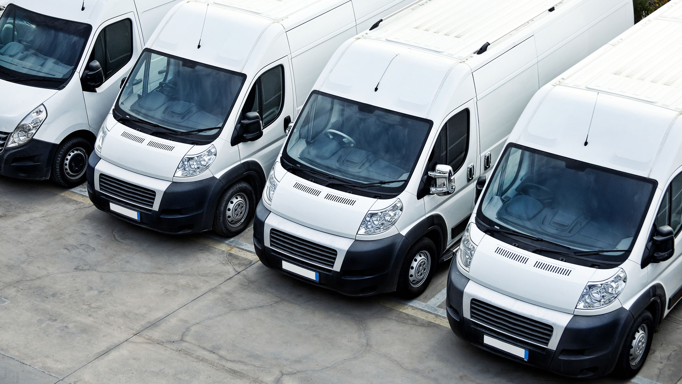 Pros-and-Cons-of-fleet-vehicle-leasing-1235723915-Geotab-web-hero-image-2x-02